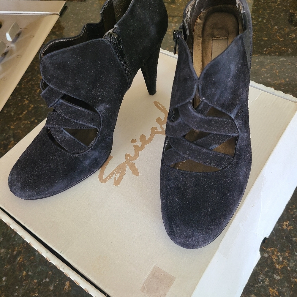 Spiegel Black Suede Crisscross Cutout High Heel Ankle Booties. Great Condition!